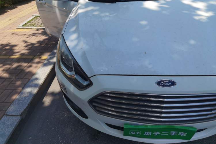 Used Ford Escort 2015 1.5L Manual Comfort Model Right Front Headlight