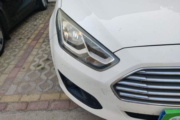 Used Ford Escort 2015 1.5L Automatic Comfort Edition Right Front Headlight