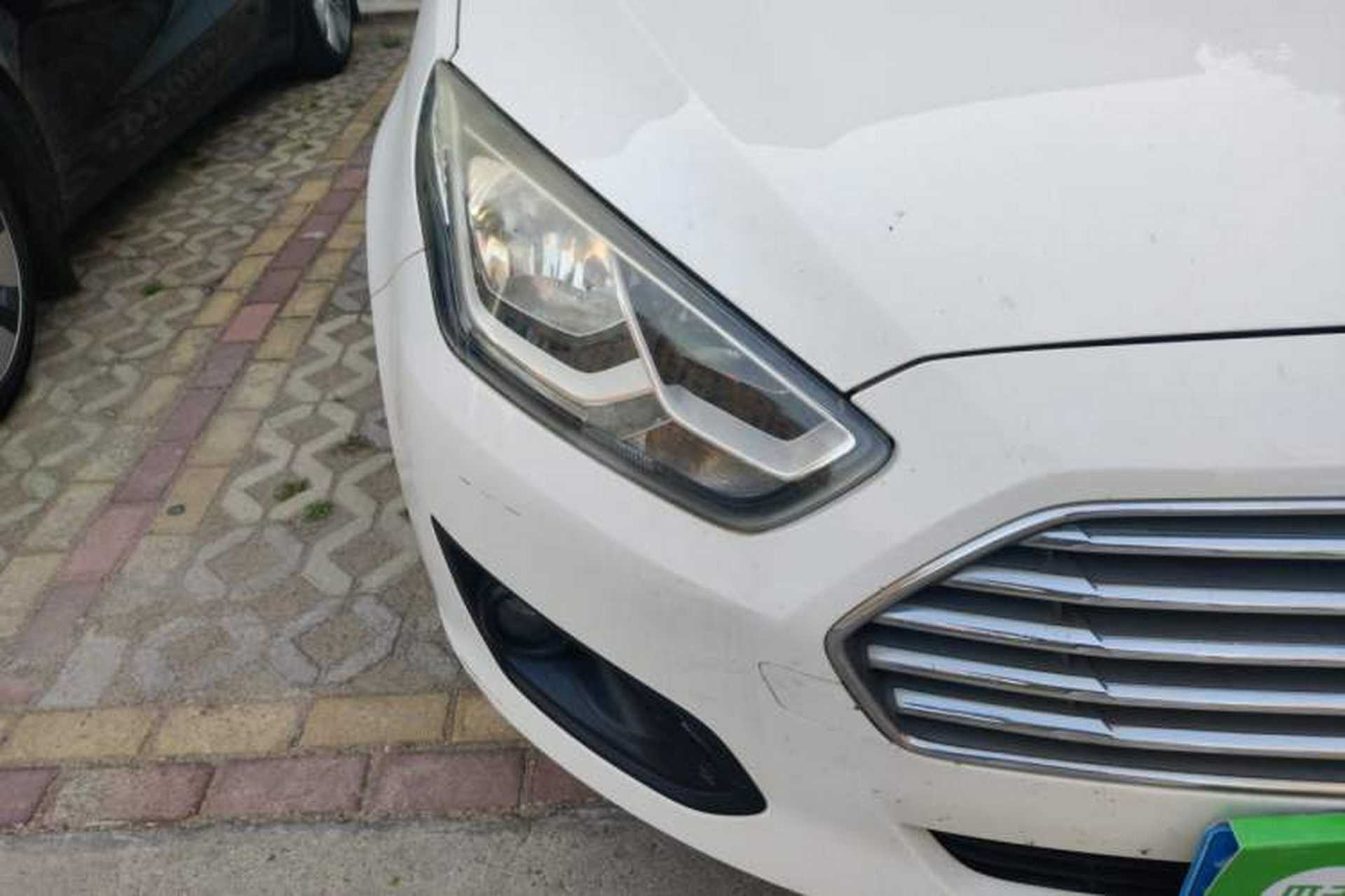 Used Ford Escort 2015 1.5L Automatic Comfort Edition Right Front Headlight