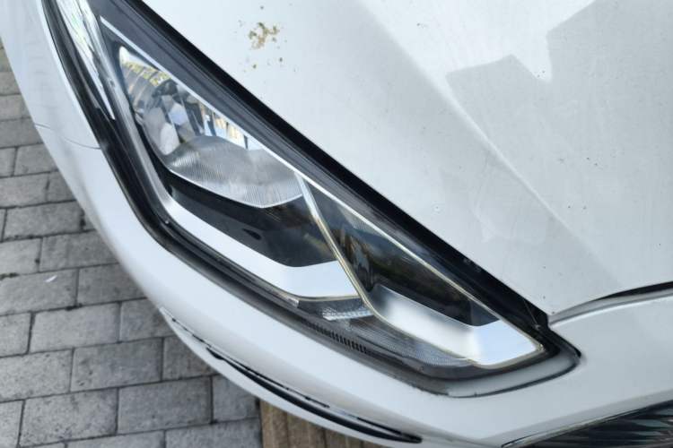 Used Ford Escort 2015 1.5L Automatic Fashion Model Right Front Headlight