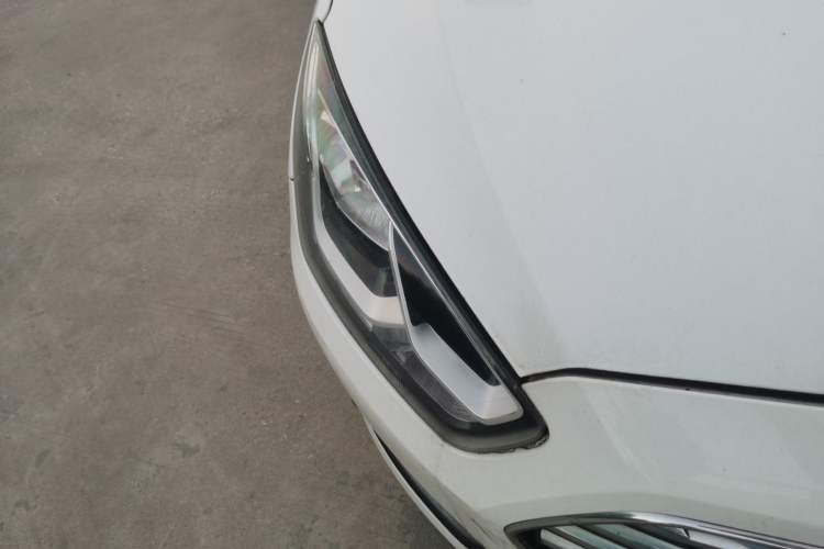 Used Ford Escort 2015 1.5L Automatic Comfort Edition Right Front Headlight
