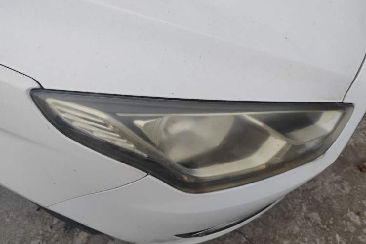 Used Ford Escort 2015 1.5L Manual Comfort Model Right Front Headlight