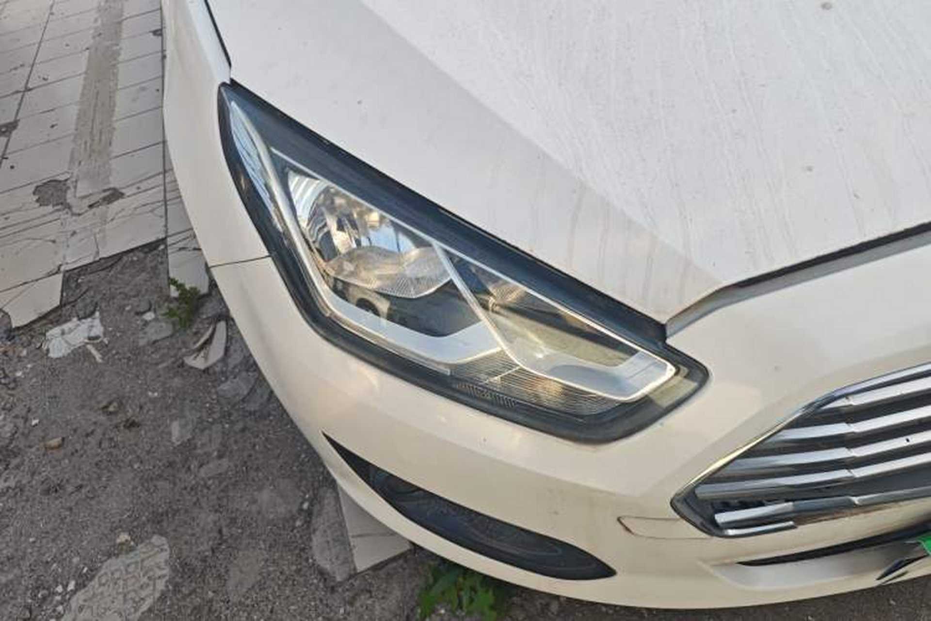 Used Ford Escort 2015 1.5L Manual Comfort Model Right Front Headlight