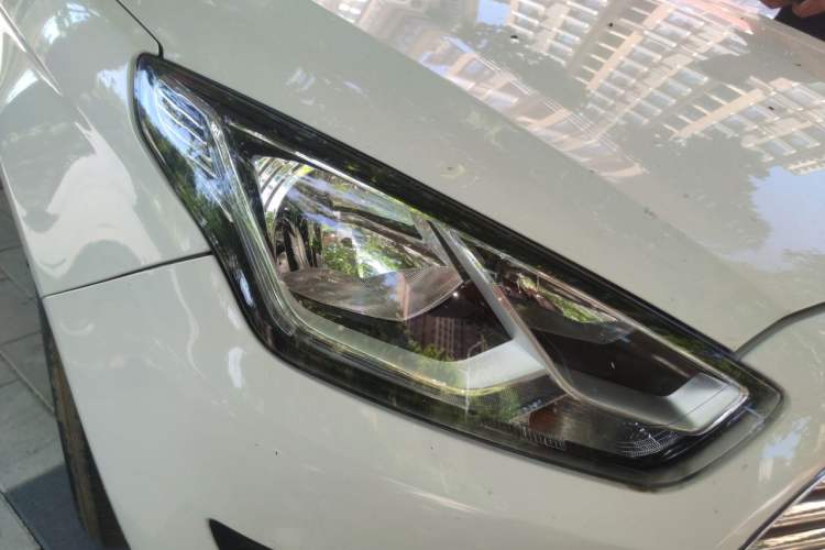 Used Ford Escort 2015 1.5L Manual Comfort Model Right Front Headlight