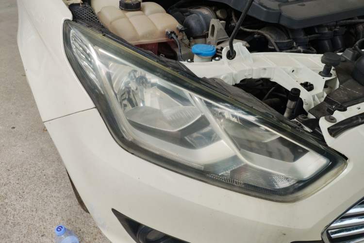 Used Ford Escort 2015 1.5L Manual Comfort Model Right Front Headlight