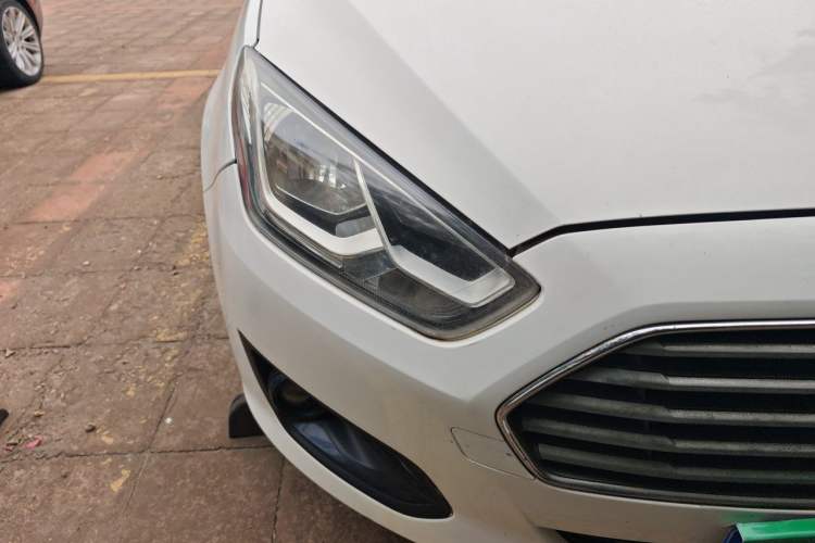Used Ford Escort 2015 1.5L Automatic Comfort Edition Right Front Headlight