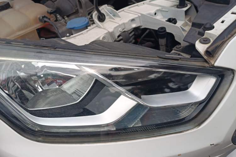 Used Ford Escort 2015 1.5L Automatic Comfort Edition Right Front Headlight