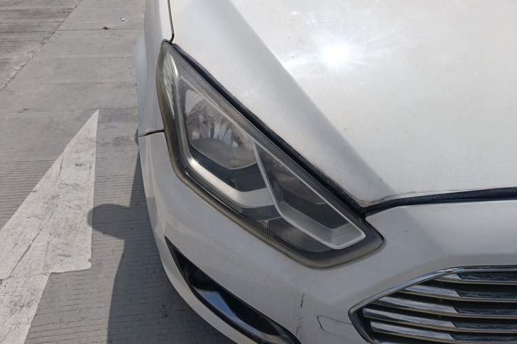 Used Ford Escort 2015 1.5L Manual Fashion Edition Right Front Headlight