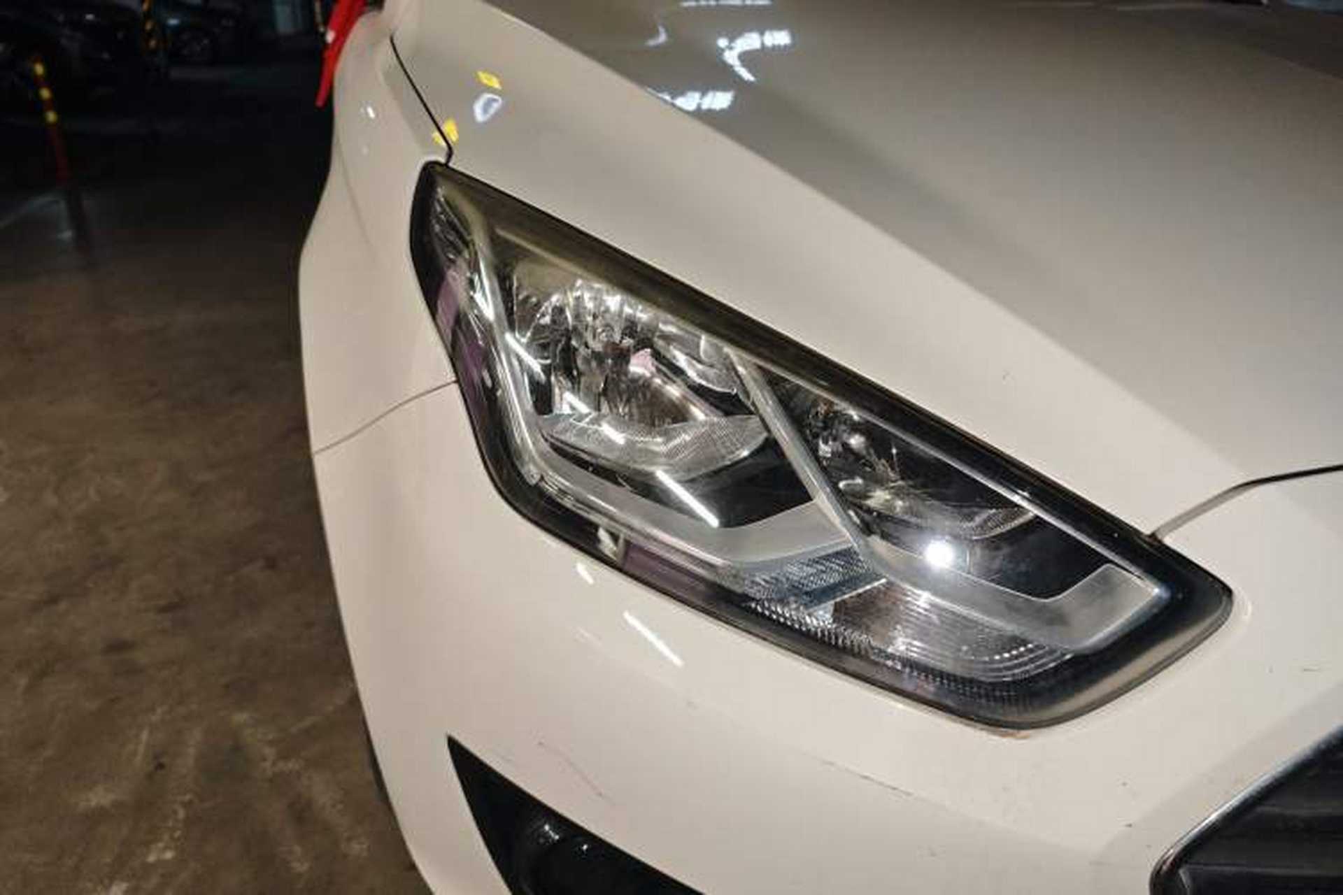 Used Ford Escort 2015 1.5L Manual Comfort Model Right Front Headlight