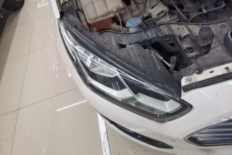 Used Ford Escort 2015 1.5L Manual Comfort Model Right Front Headlight