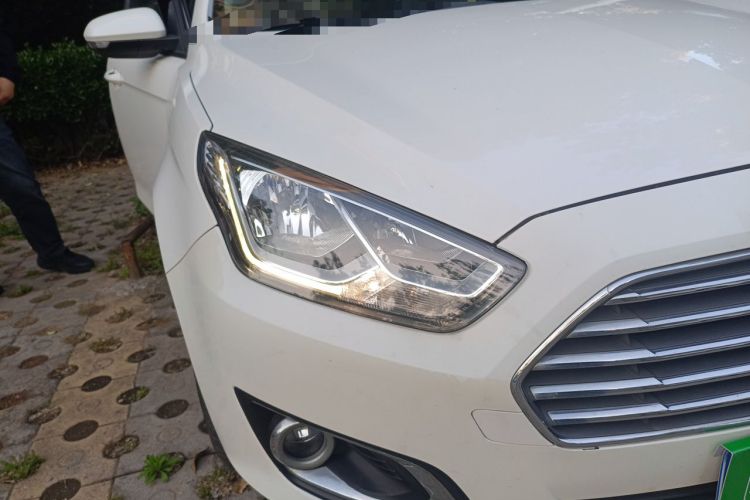 Used Ford Escort 2015 1.5L Manual Comfort Model Right Front Headlight