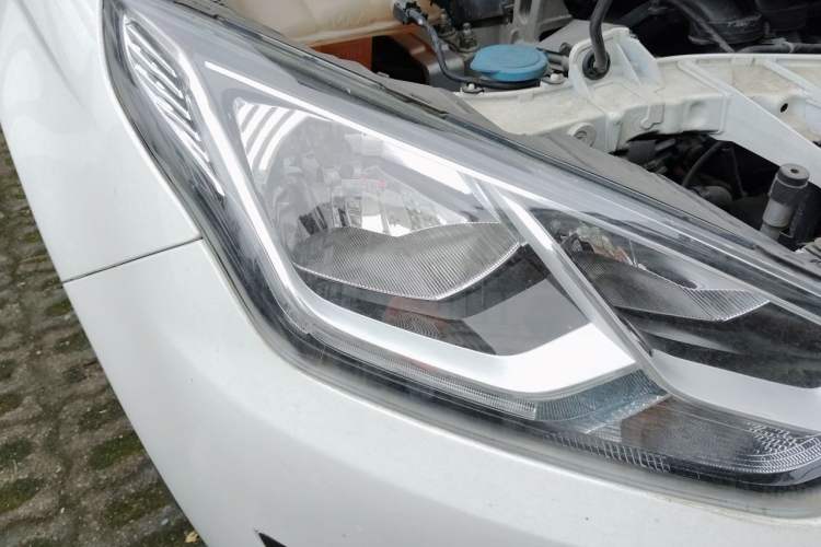 Used Ford Escort 2015 1.5L Manual Comfort Model Right Front Headlight