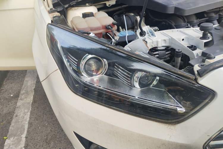 Used Ford Escort 2015 1.5L Manual Comfort Model Right Front Headlight