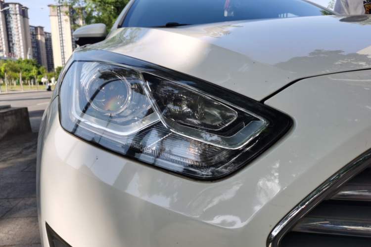 Used Ford Escort 2015 1.5L Manual Comfort Model Right Front Headlight