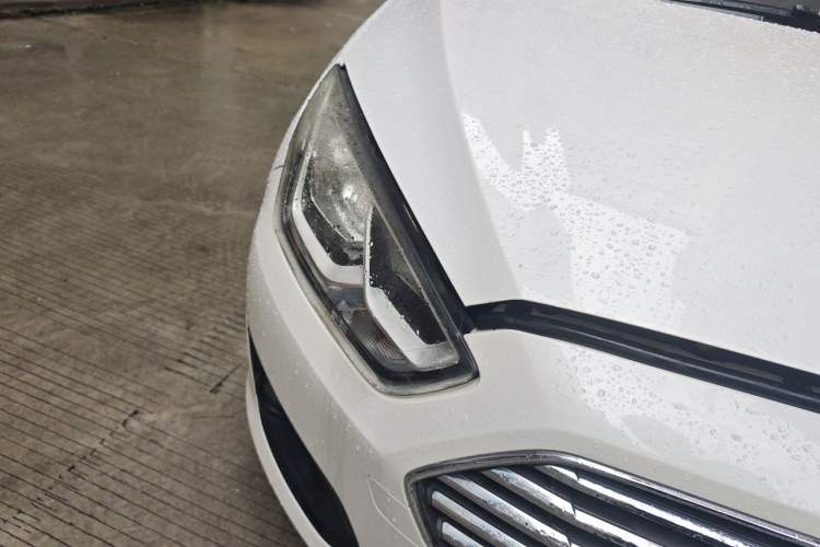 Used Ford Escort 2015 1.5L Automatic Comfort Edition Right Front Headlight