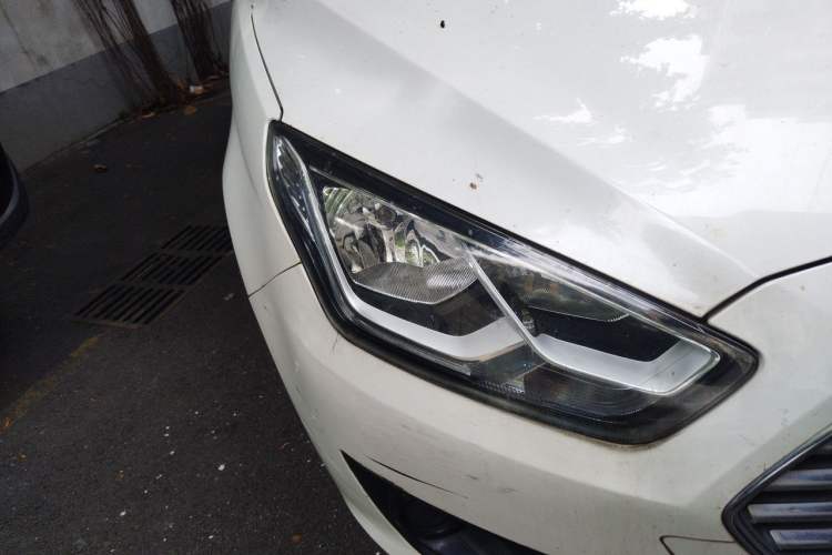 Used Ford Escort 2015 1.5L Automatic Comfort Edition Right Front Headlight