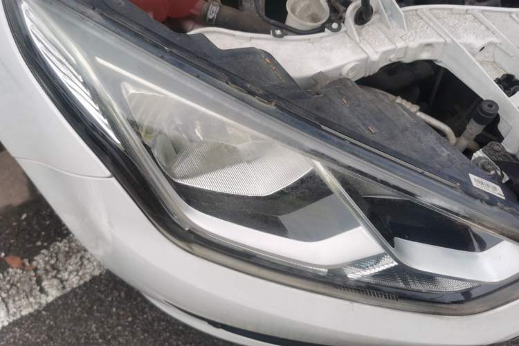 Used Ford Escort 2015 1.5L Manual Comfort Model Right Front Headlight