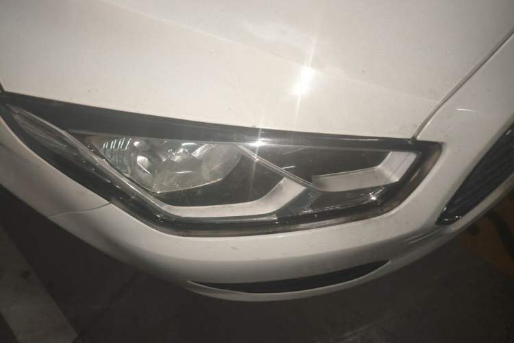 Used Ford Escort 2015 1.5L Manual Comfort Model Right Front Headlight