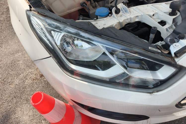 Used Ford Escort 2015 1.5L Manual Comfort Model Right Front Headlight