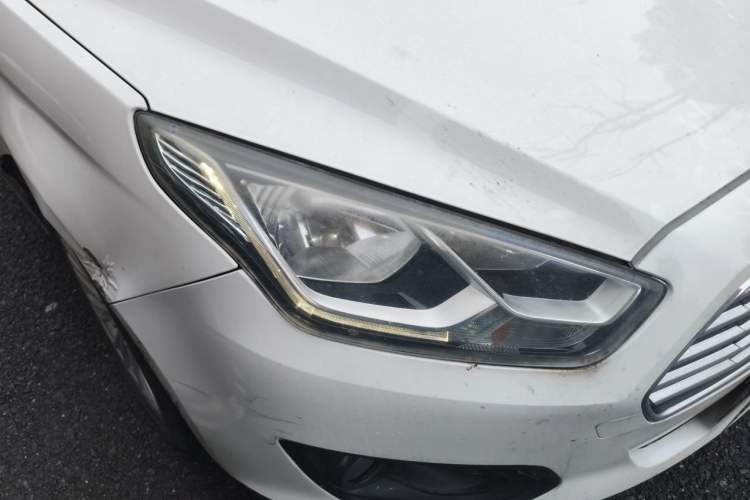 Used Ford Escort 2015 1.5L Manual Comfort Model Right Front Headlight