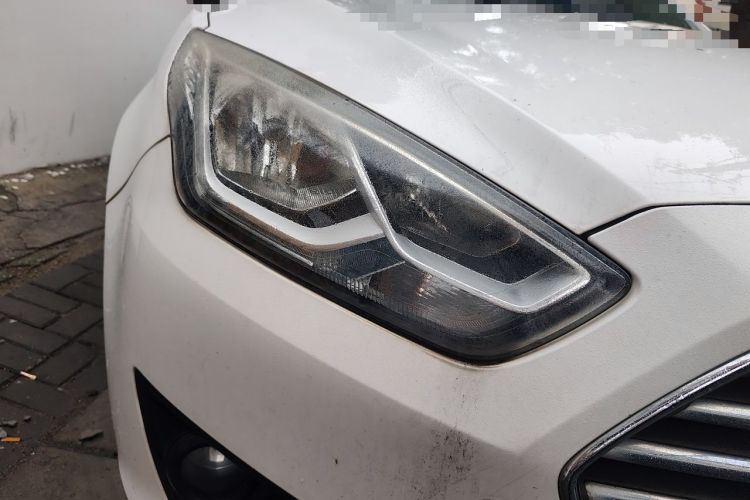Used Ford Escort 2015 1.5L Manual Comfort Model Right Front Headlight