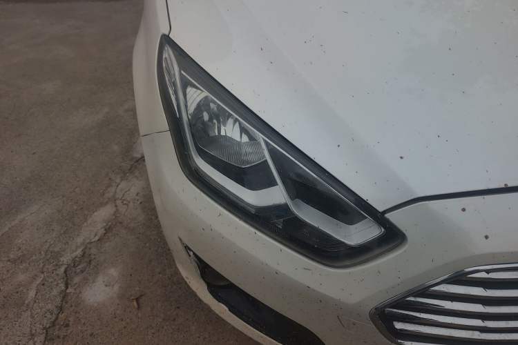 Used Ford Escort 2015 1.5L Automatic Comfort Edition Right Front Headlight
