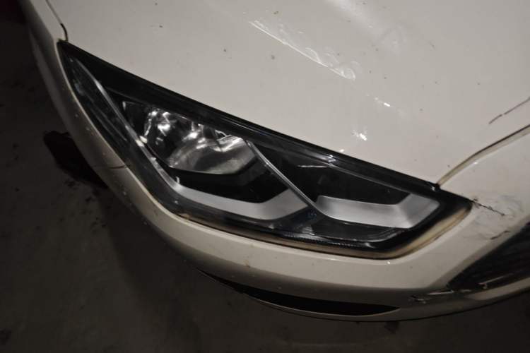 Used Ford Escort 2015 1.5L Automatic Comfort Edition Right Front Headlight