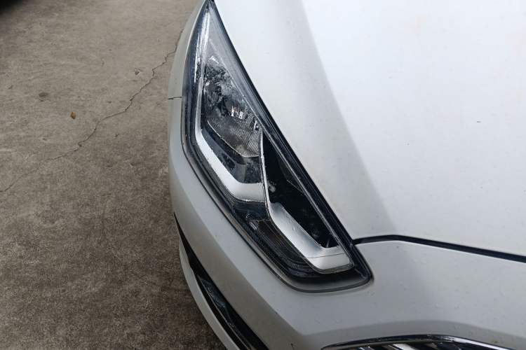 Used Ford Escort 2015 1.5L Automatic Fashion Model Right Front Headlight