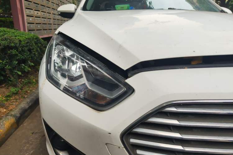 Used Ford Escort 2015 1.5L Manual Fashion Edition Right Front Headlight
