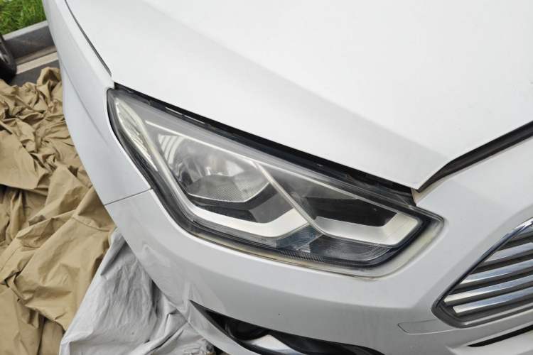 Used Ford Escort 2015 1.5L Automatic Fashion Model Right Front Headlight