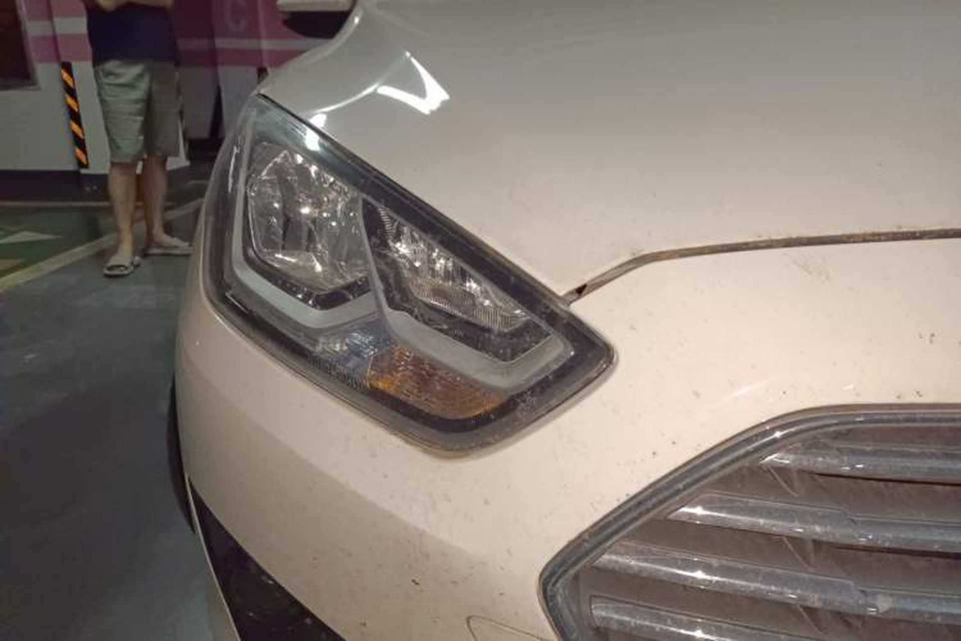 Used Ford Escort 2015 1.5L Automatic Comfort Edition Right Front Headlight