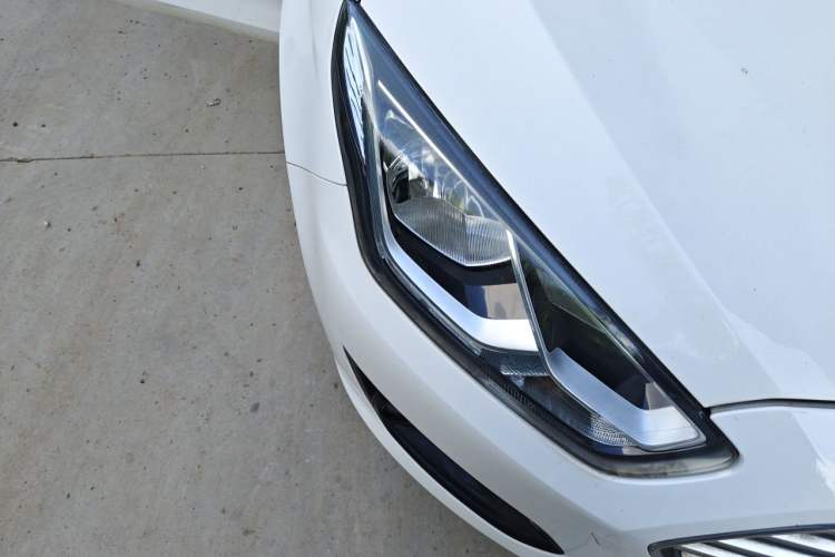 Used Ford Escort 2015 1.5L Manual Comfort Model Right Front Headlight