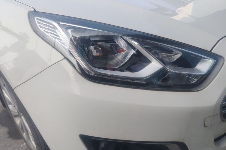 Used Ford Escort 2015 1.5L Automatic Fashion Model Right Front Headlight
