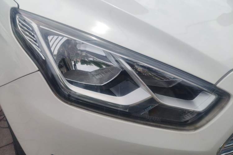 Used Ford Escort 2015 1.5L Manual Comfort Model Right Front Headlight
