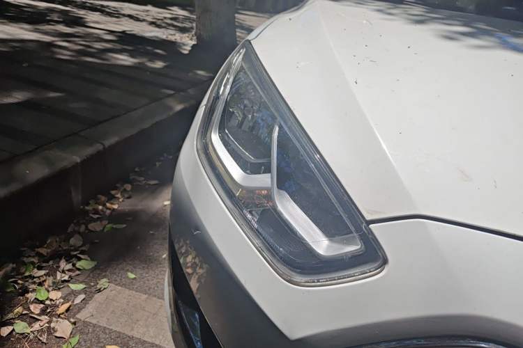 Used Ford Escort 2015 1.5L Automatic Fashion Model Right Front Headlight