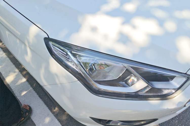 Used Ford Escort 2015 1.5L Manual Fashion Edition Right Front Headlight