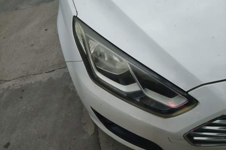 Used Ford Escort 2015 1.5L Manual Comfort Model Right Front Headlight