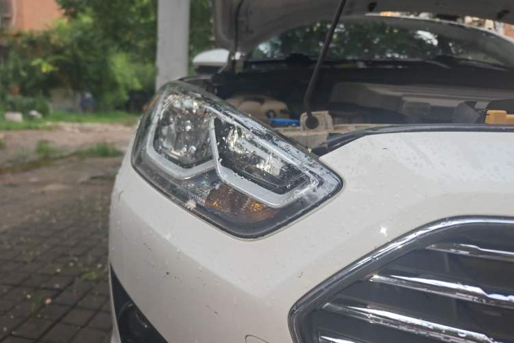 Used Ford Escort 2015 1.5L Automatic Comfort Edition Right Front Headlight