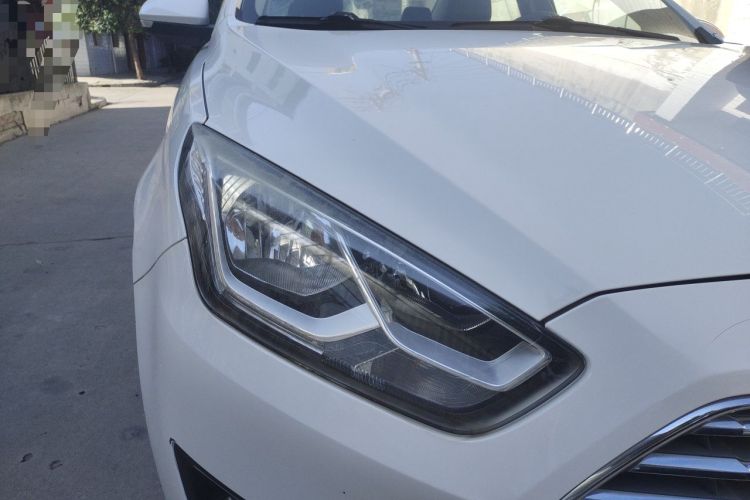 Used Ford Escort 2015 1.5L Manual Fashion Edition Right Front Headlight