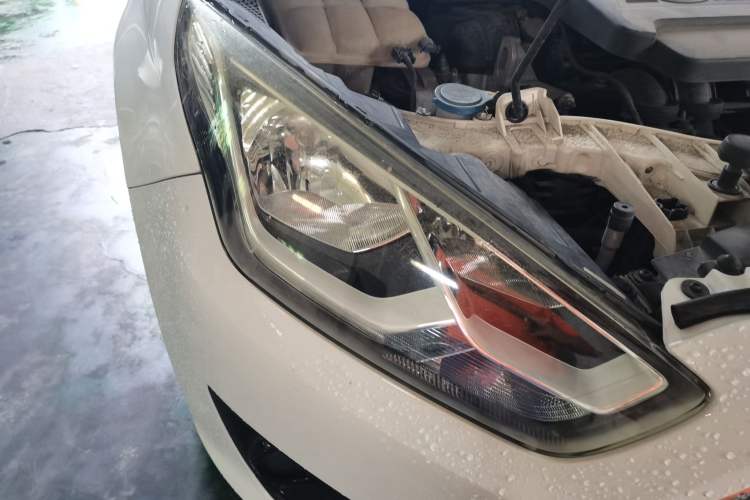 Used Ford Escort 2015 1.5L Automatic Comfort Edition Right Front Headlight