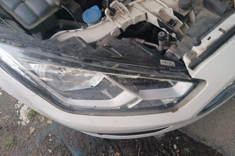 Used Ford Escort 2015 1.5L Manual Comfort Model Right Front Headlight