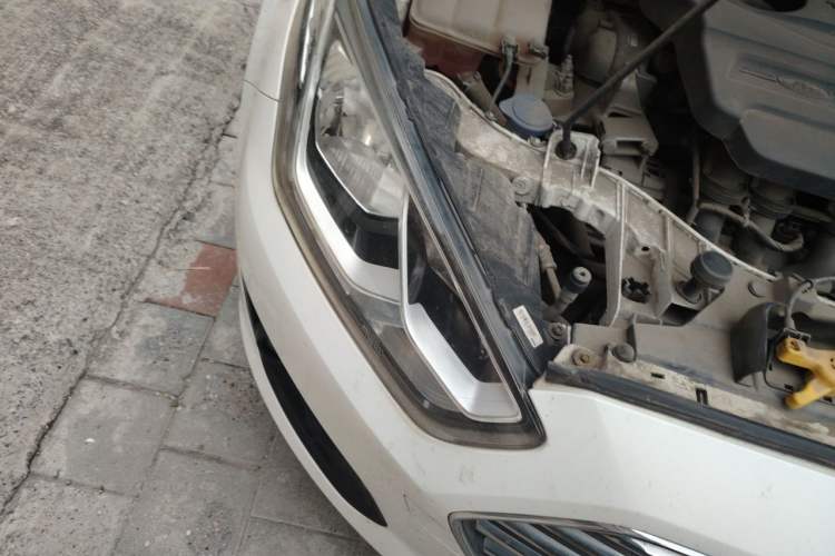 Used Ford Escort 2015 1.5L Manual Comfort Model Right Front Headlight