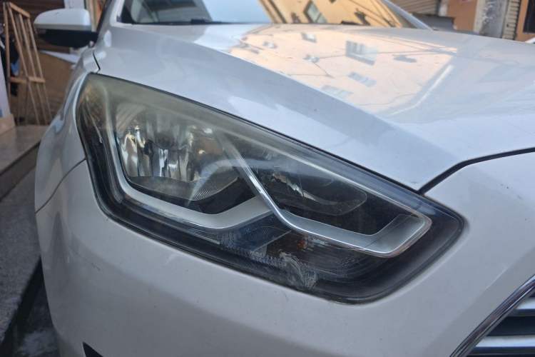 Used Ford Escort 2015 1.5L Automatic Fashion Model Right Front Headlight