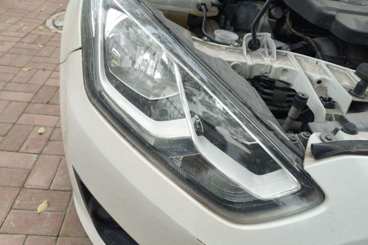 Used Ford Escort 2015 1.5L Manual Comfort Model Right Front Headlight