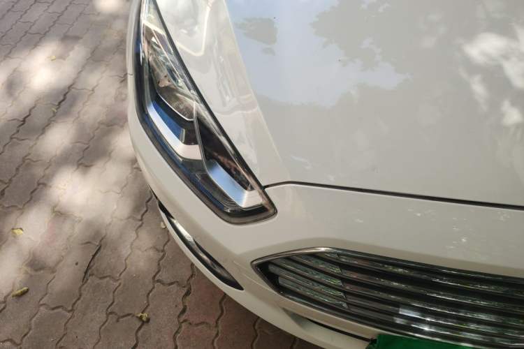 Used Ford Escort 2015 1.5L Automatic Fashion Model Right Front Headlight