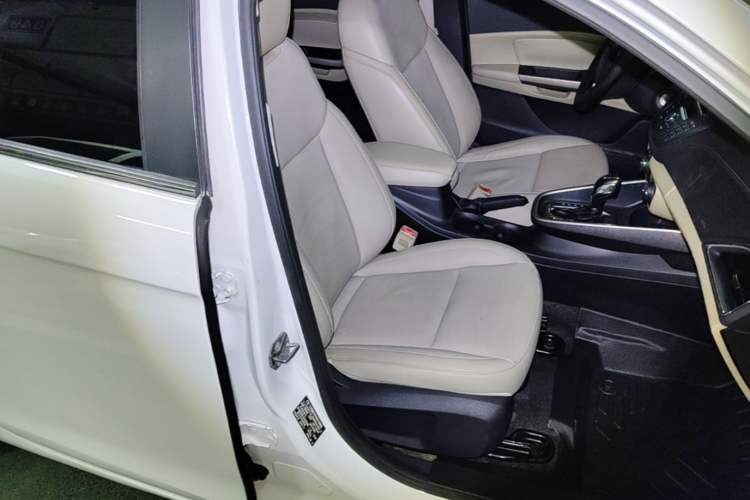 Used Ford Escort 2015 1.5L Automatic Fashion Model Right Front Seat