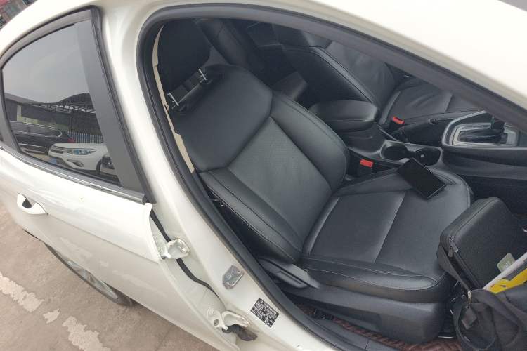 Used Ford Escort 2015 1.5L Automatic Fashion Model Right Front Seat