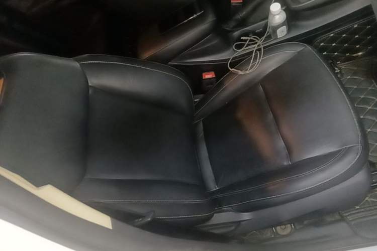 Used Ford Escort 2015 1.5L Automatic Fashion Model Right Front Seat