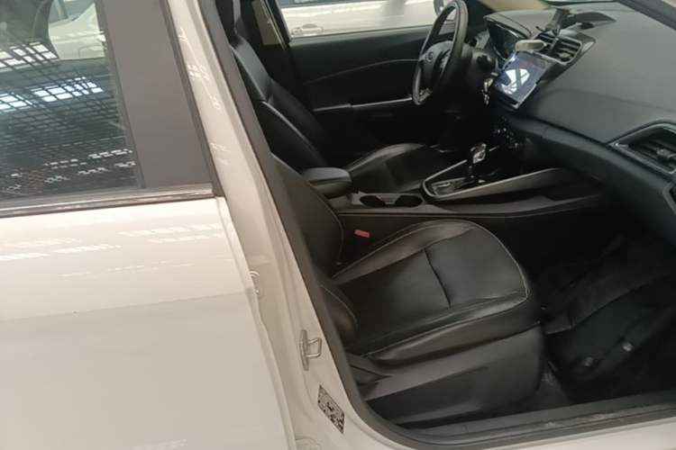 Used Ford Escort 2015 1.5L Automatic Fashion Model Right Front Seat