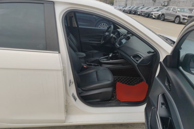Used Ford Escort 2015 1.5L Automatic Fashion Model Right Front Seat